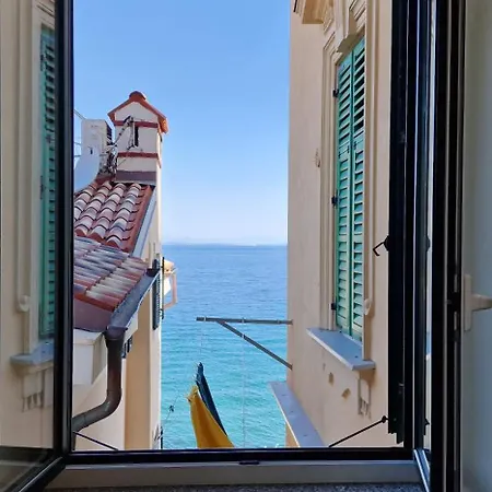 Divine Apartment